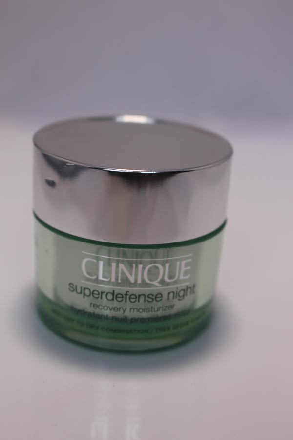 Clinique Superdefense Night recovery moisturizer