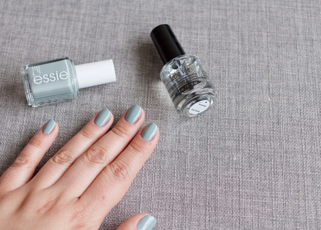 Essie - Maximilan Strasse Her