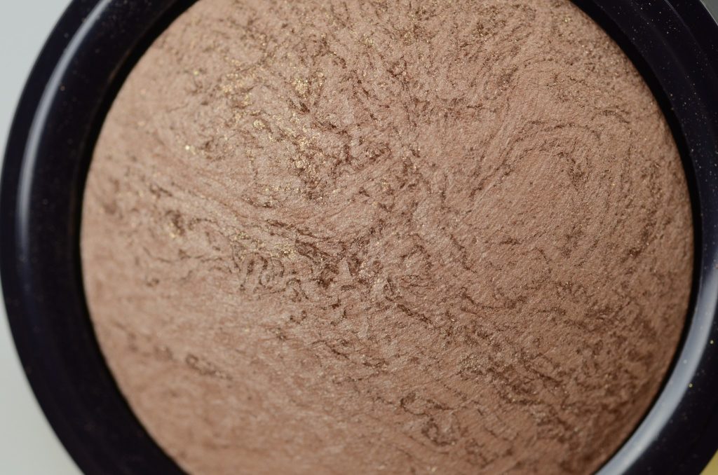 Yves Rocher Marbled Illumination Powder 02 Medium