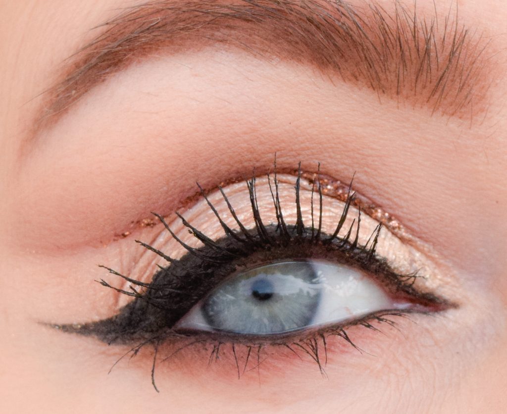 eotd glitter cut crease