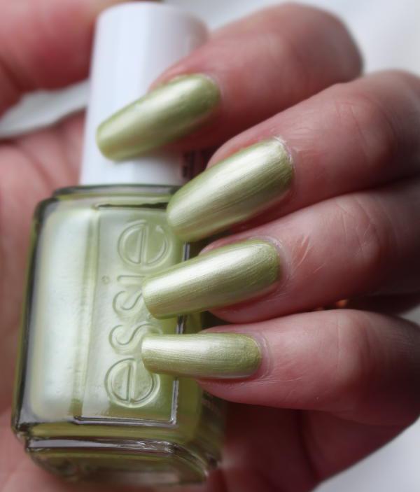 Essie Tropical lights 