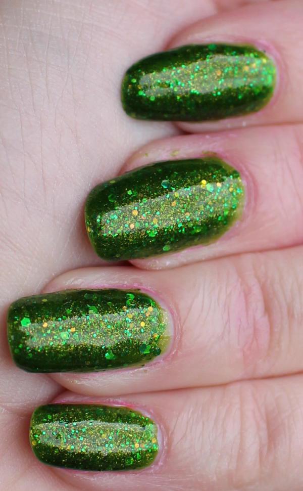 Black Cat Lacquer Poison Ivy