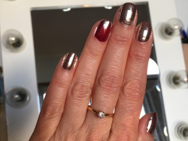 IsaDora Chrome Nails