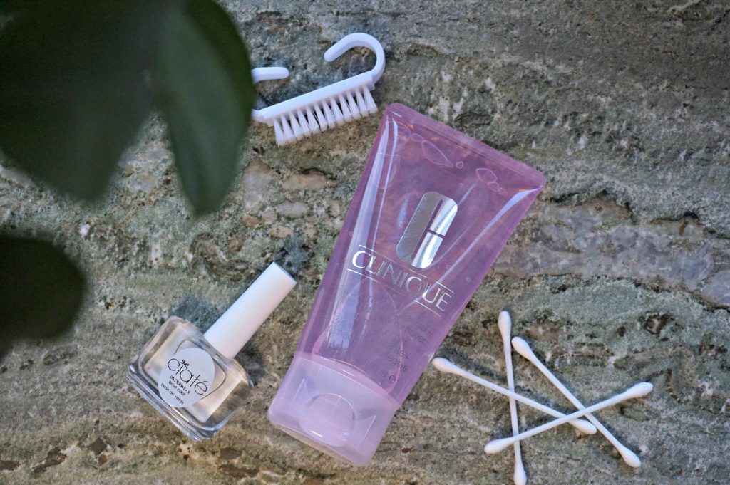 Clinique 2 in 1 Cleansing micellar gel + light makeup remover