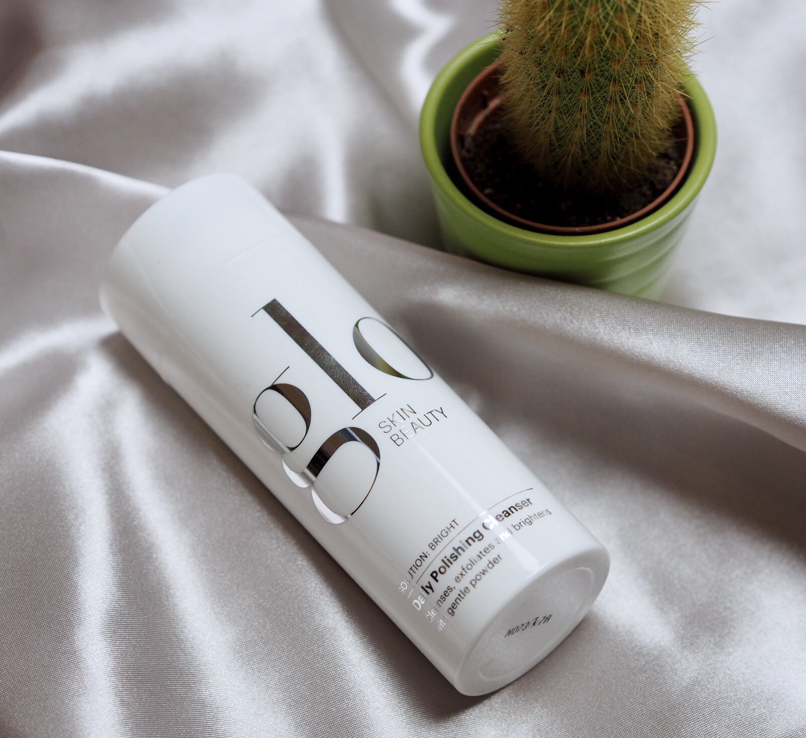 Glo Skin Beauty Daily Polishing Cleanser