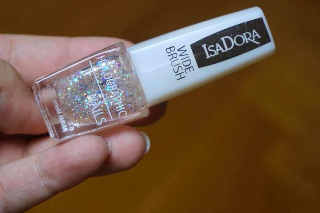 Isadora Holographic nails