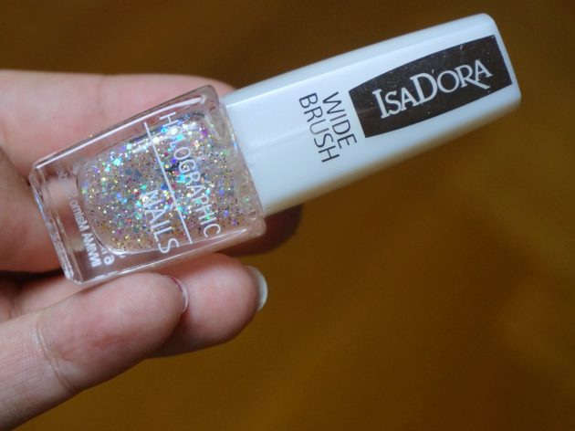 Isadora Holographic nails