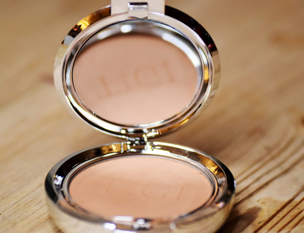 TIGI Cosmetics Powder Foundation Entice