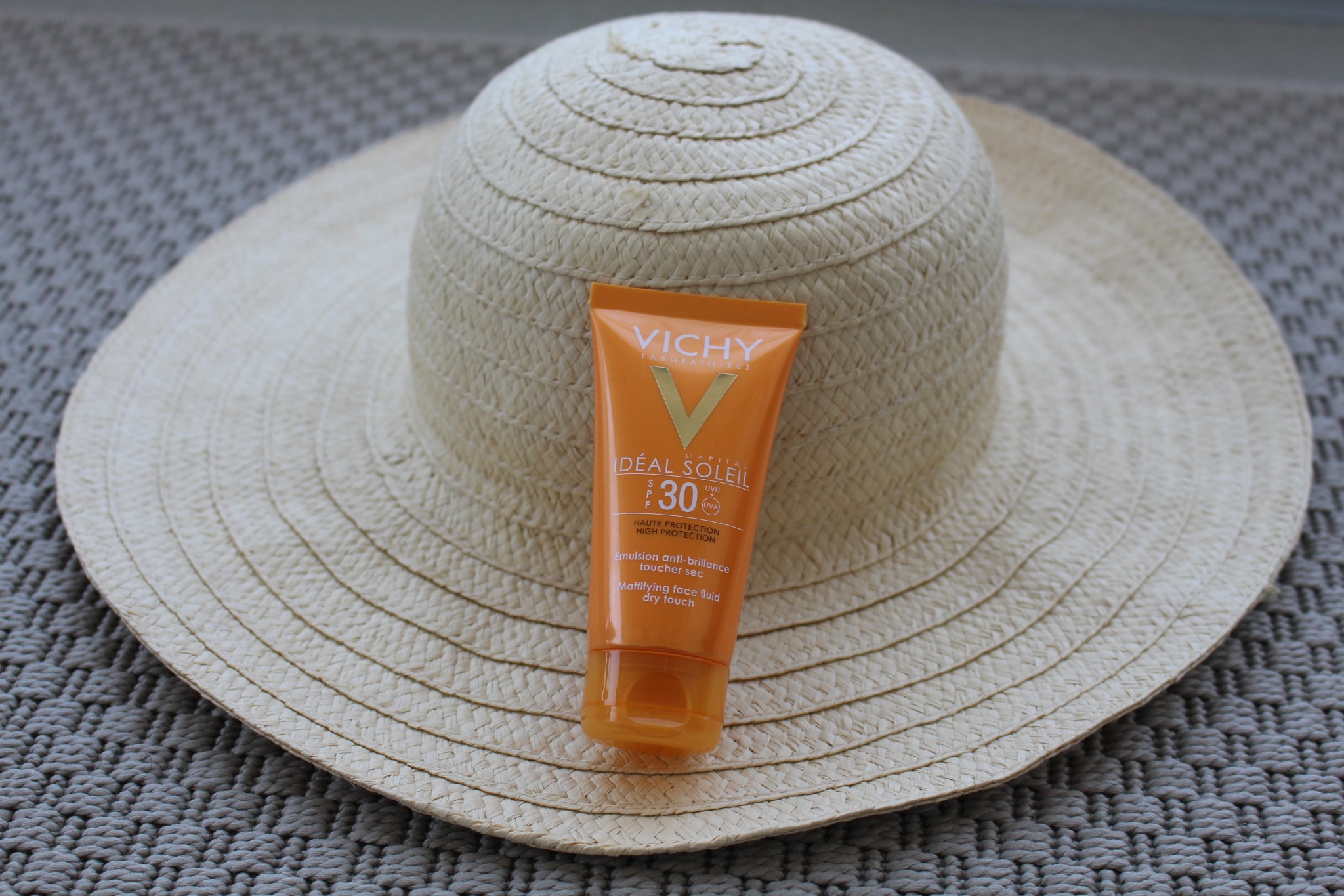 Vichy Ideal Soleil Dry Touch Face