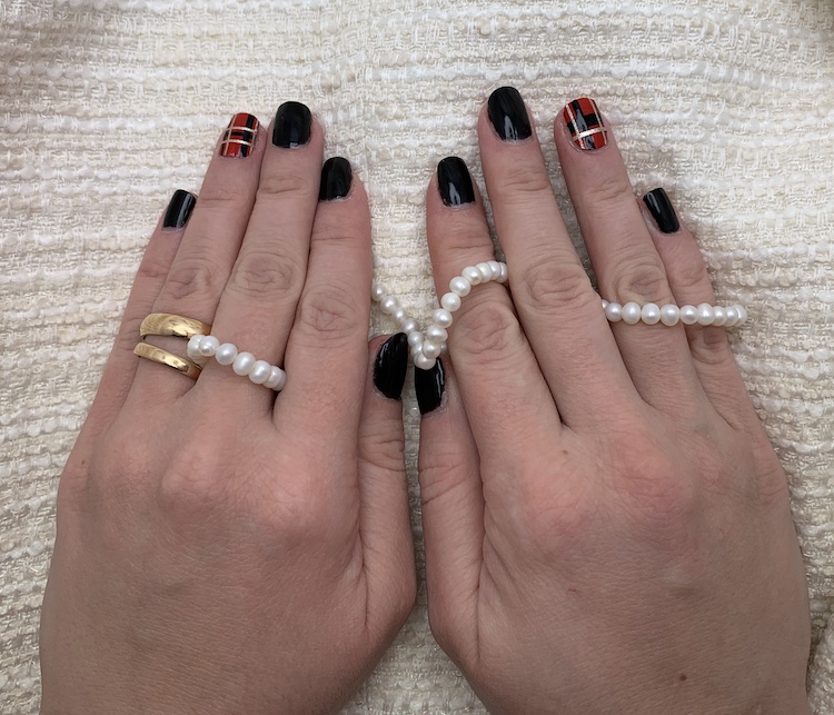 NOTD med Kiss mani pop
