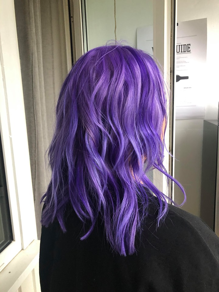 vibrant lila hår