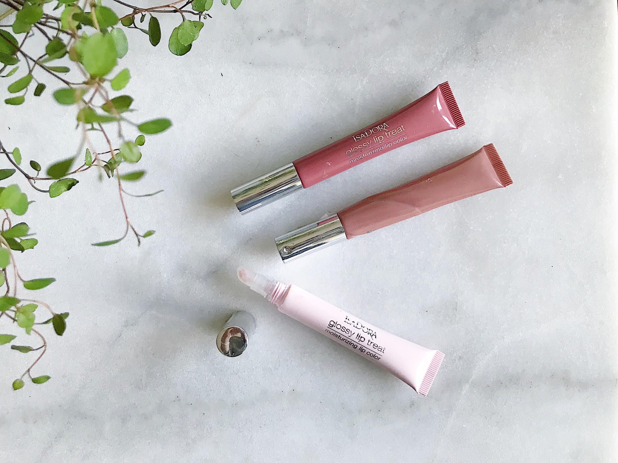 Glossy lip
