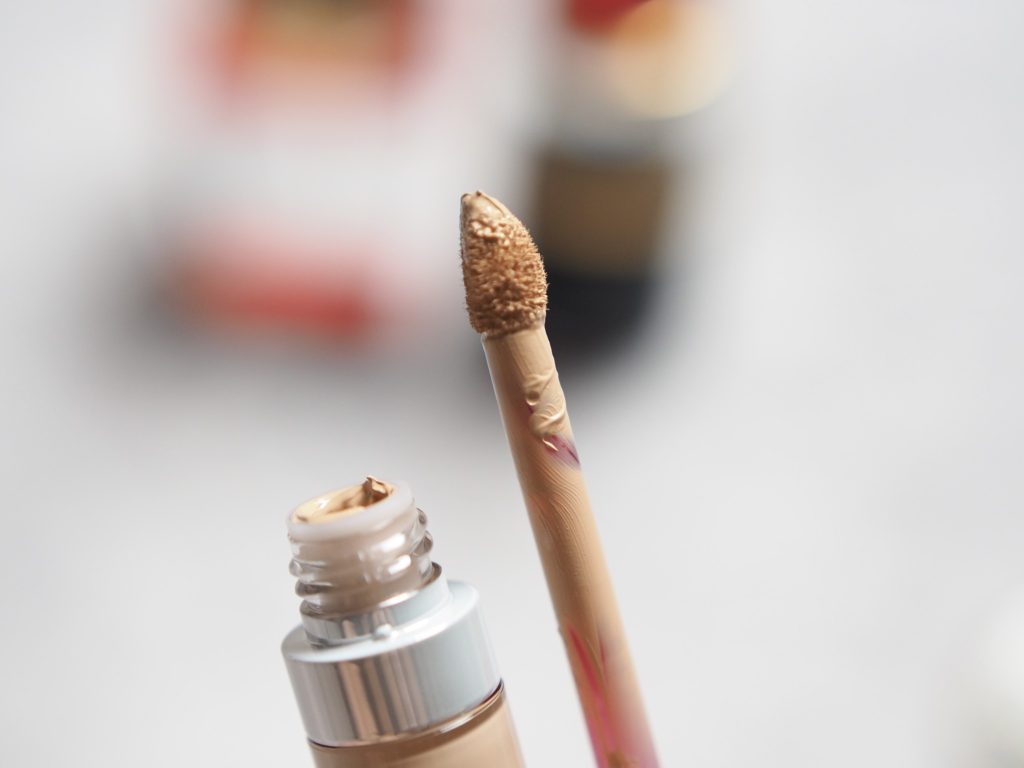 Bounce Airbrush Liquid Whip Concealer