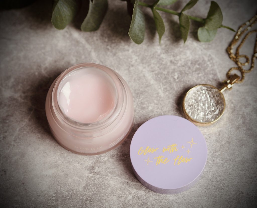Glowrious glow face mask