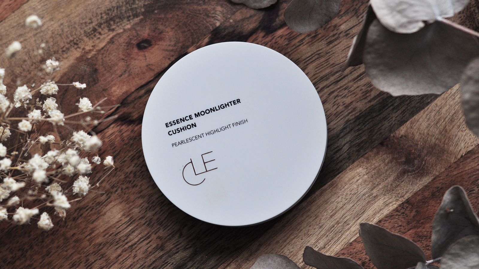 CLE Essence Moonlighter Cushion