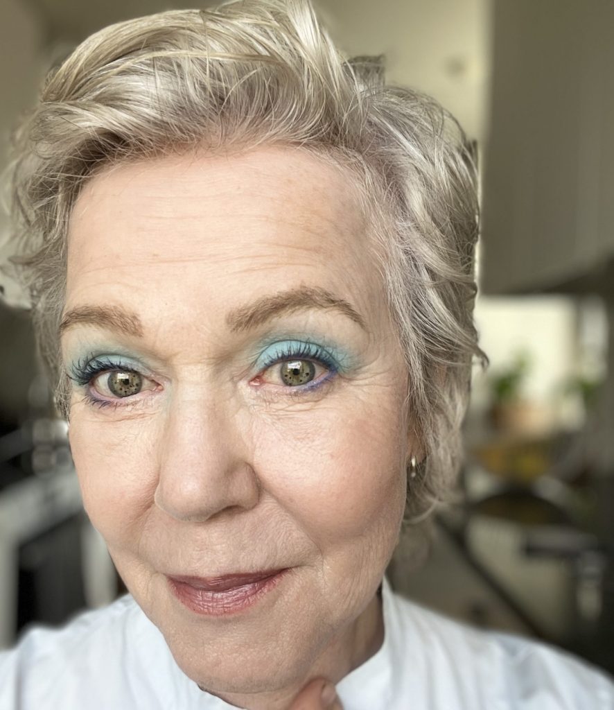 pastellfärgha ögonskugga