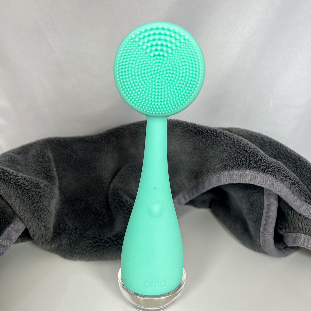 PMD Clean facial cleansing device