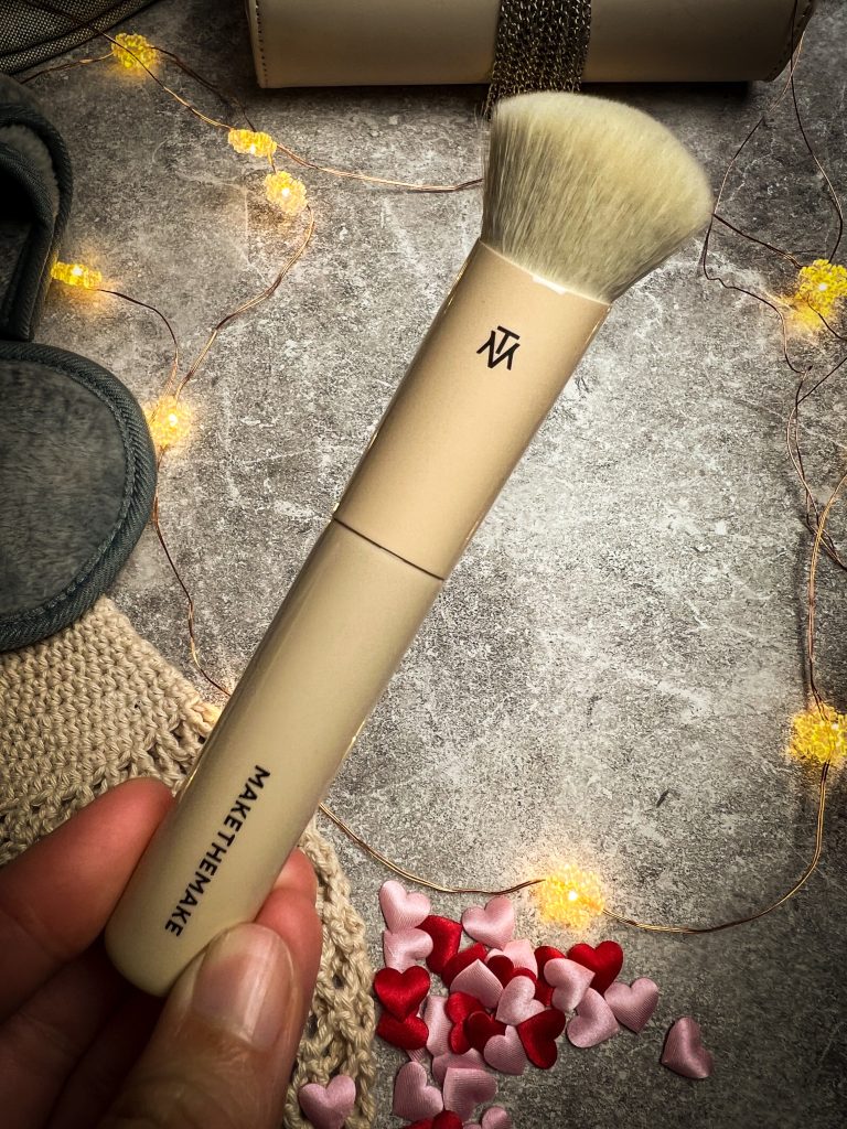 Make the make fingertip brush