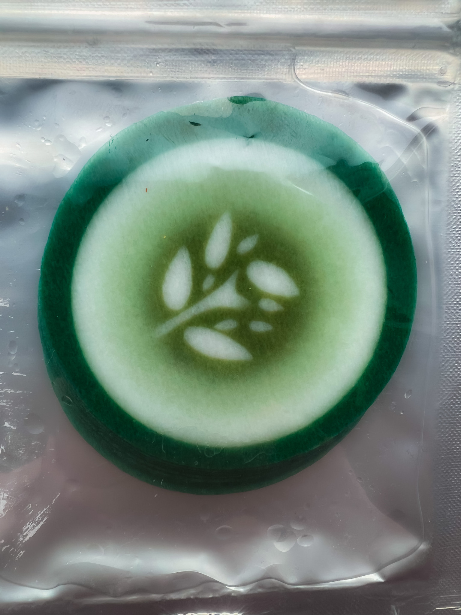 Absolute New York cucumber eye pads