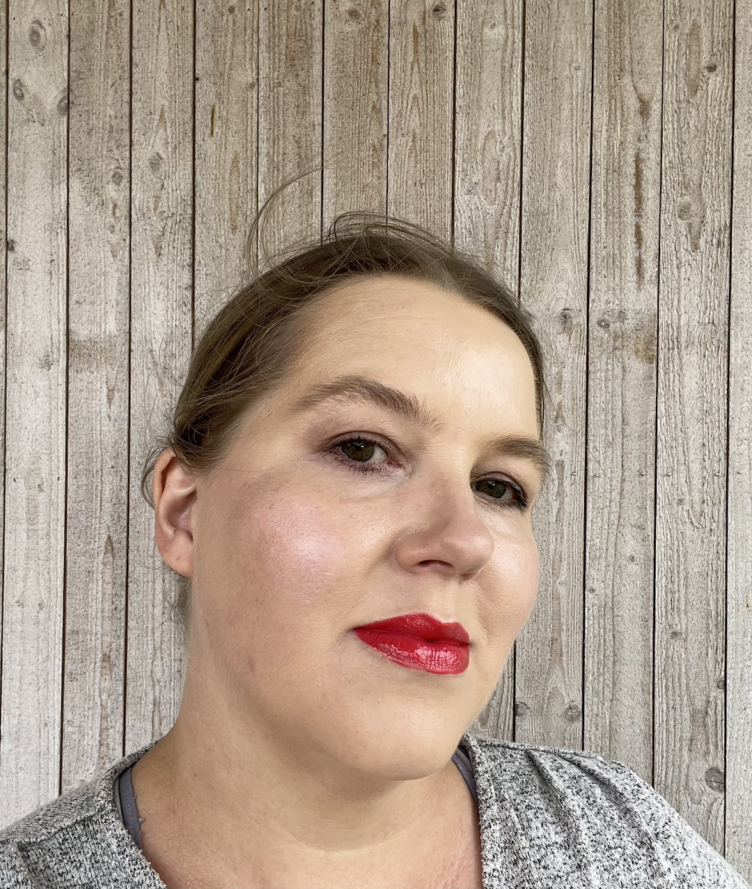 Atomic Lip Lacquer Red Coral Shine 