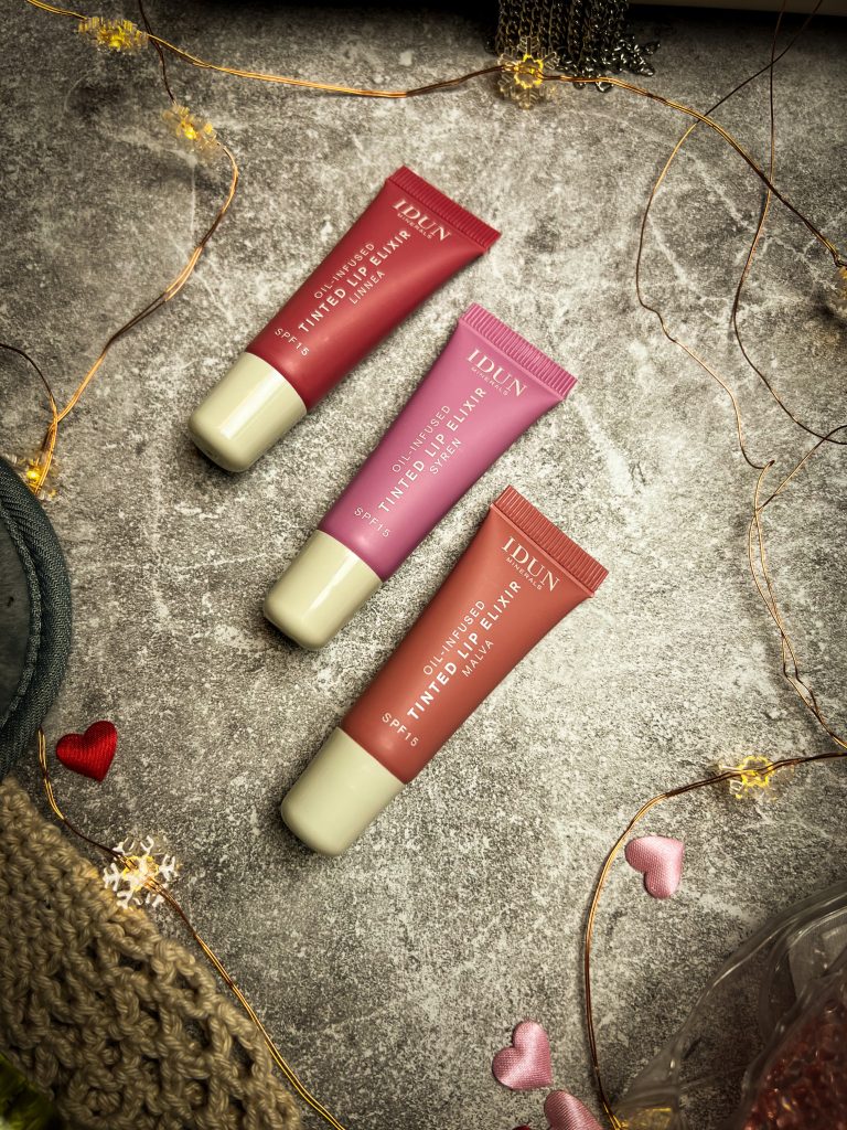 OIL-INFUSED TINTED LIP ELIXIR