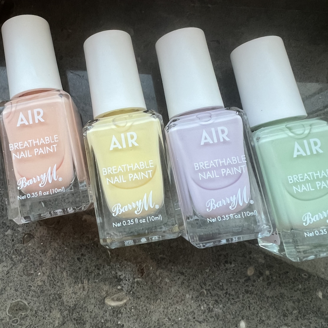 Barry M Pastel Dawn från vänster till höger: Soda, Sunshine, Quartz och Mist.