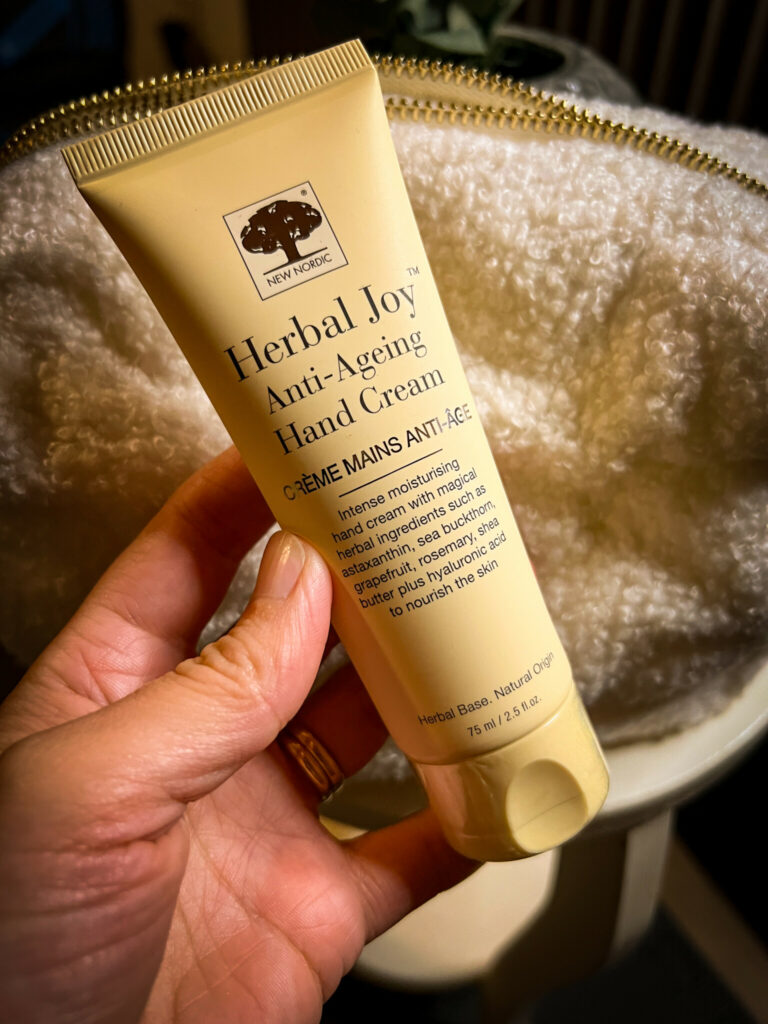 New Nordic herbal joy anti ageing hand cream