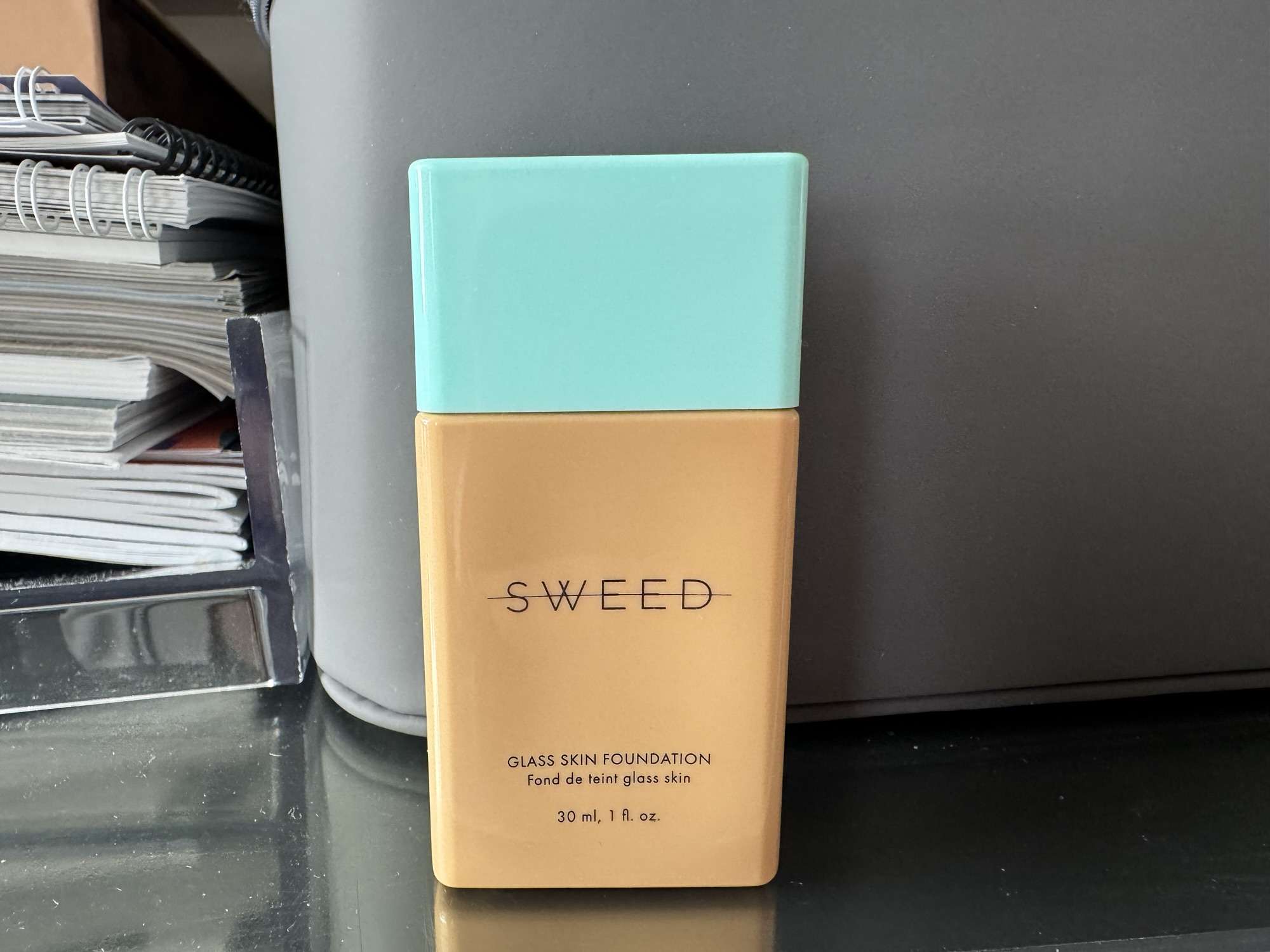 Sweed Glass skin foundation