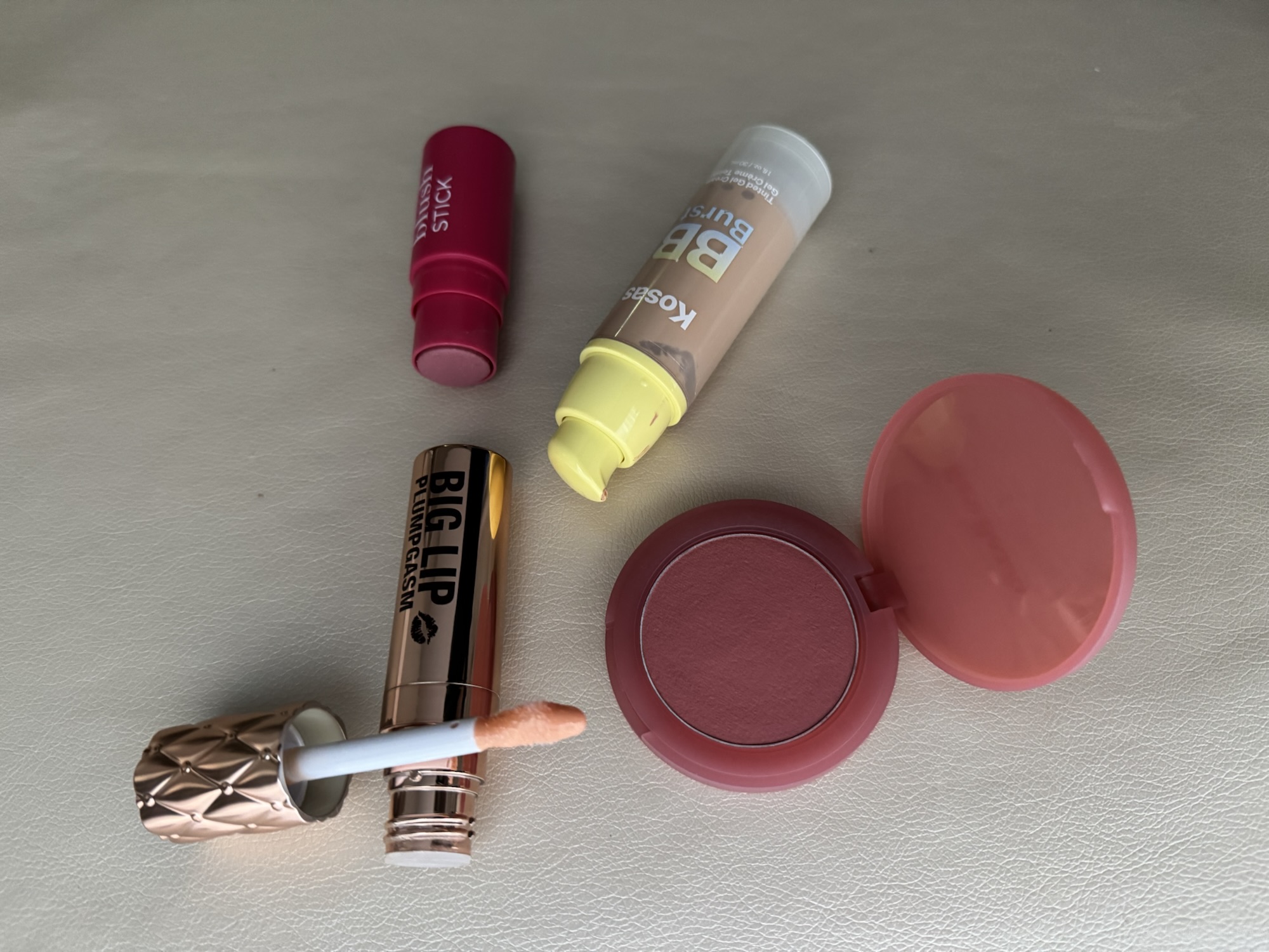 Bäst i test rouge, BB cream och plumpgloss