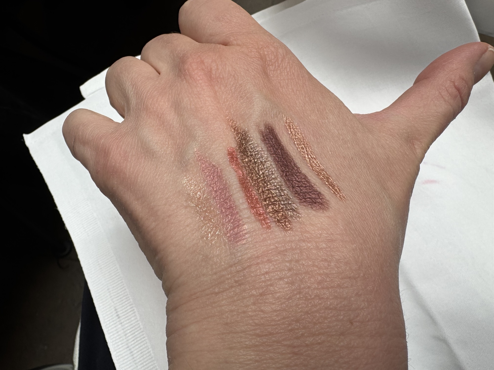 Swatches Total Seduction Eyeshadow Stick 2025