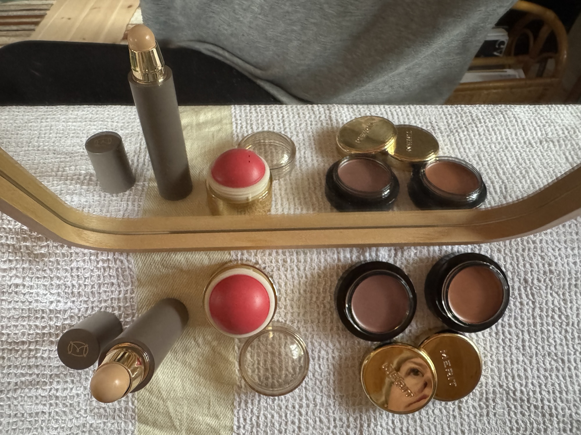 Merit Beauty Flush Balm Le Bonbon, Merit Beauty Solo Shadow Matte Eye Colour Midcentry, Merit Beauty Solo Shadow Matte Eye Colour Social, Merit Beauty The Minimalist Perfecting Complexion Stick Linen